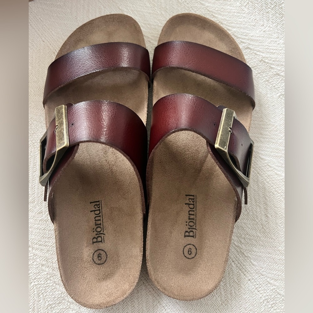 Never worn Courtney women's footbed sandal from Bjorndal. Size 9